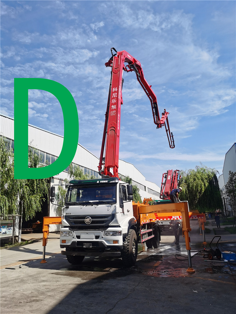 青島混（hún）凝土泵車價格 (31)