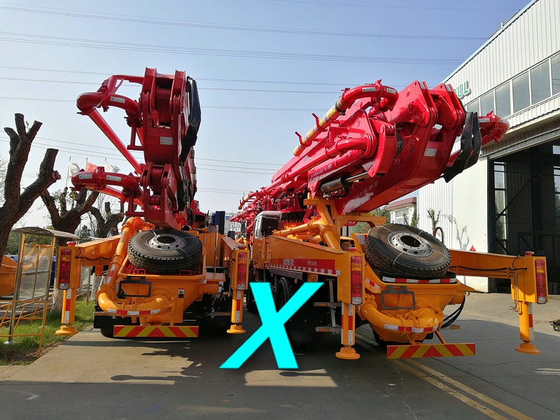 青（qīng）島小型混凝土泵車價格 (12)