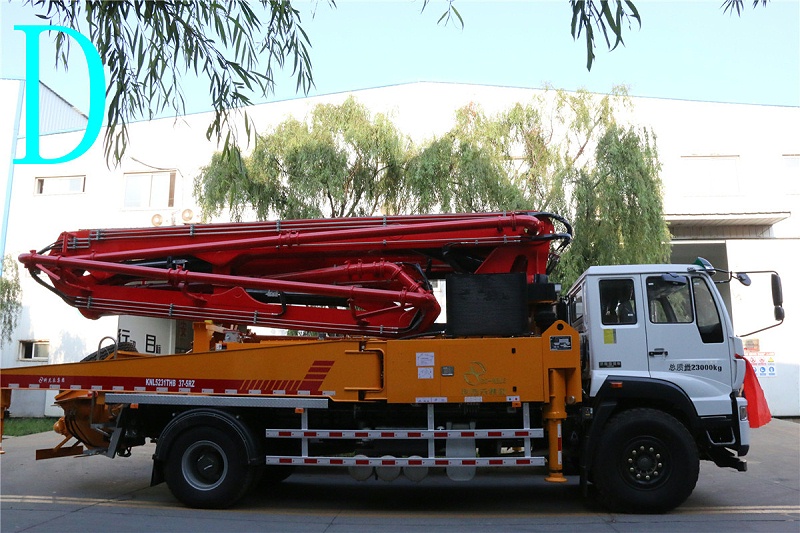 青島小型混凝（níng）土（tǔ）泵車價格 (9)