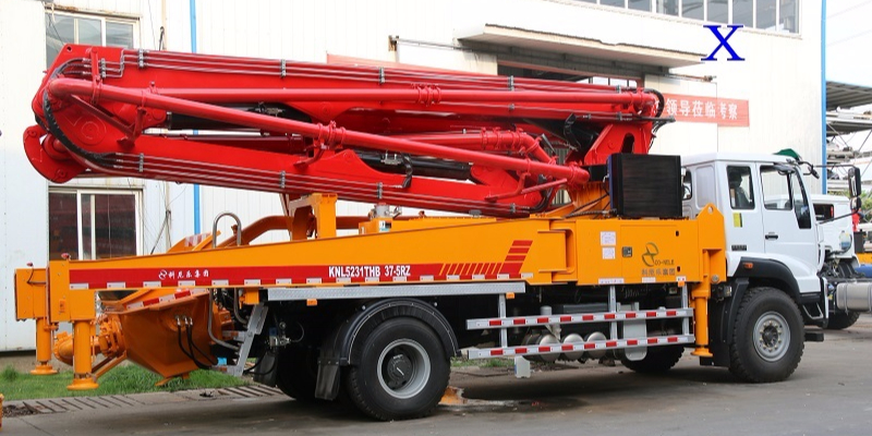 小型混凝土泵（bèng）車年終維護技巧知多少——科尼樂