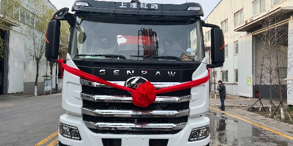 泵車泵管拆除（chú）後要及時衝洗幹淨