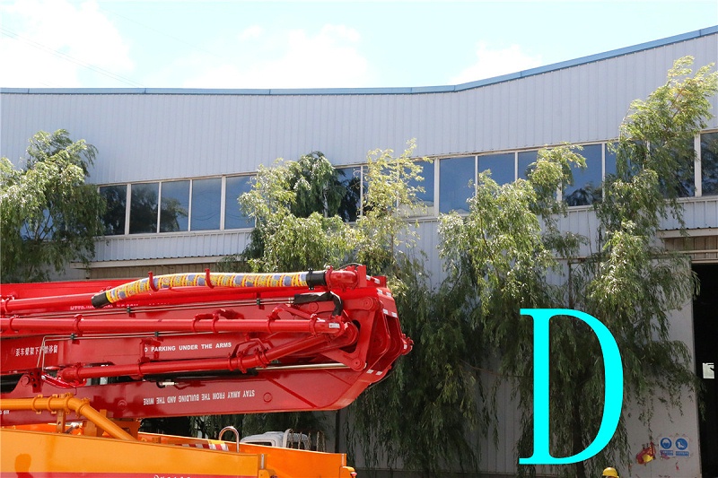 青島小型（xíng）混（hún）凝土泵車價格 (3)