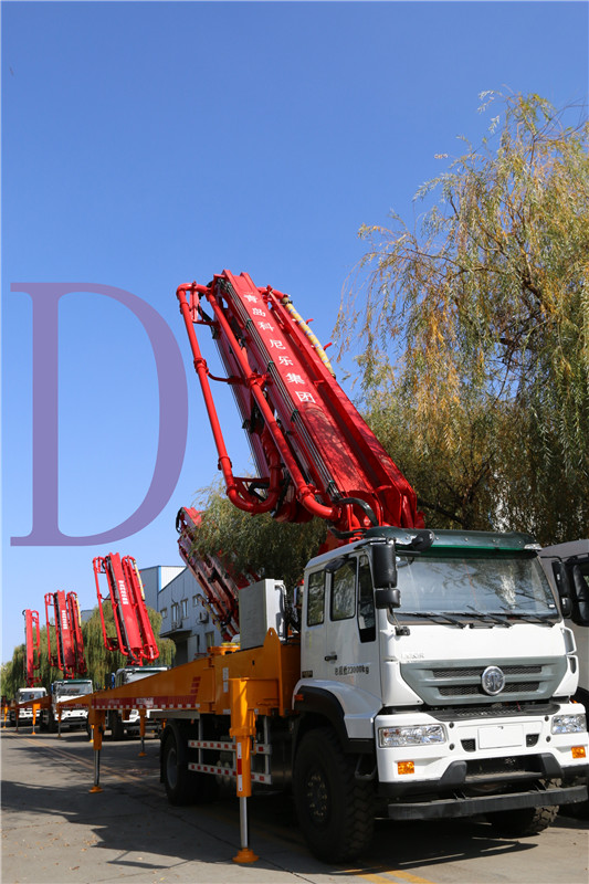 青島混凝土泵（bèng）車價格 (2)