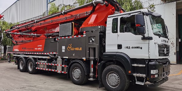 科尼樂汕（shàn）德卡58米泵車