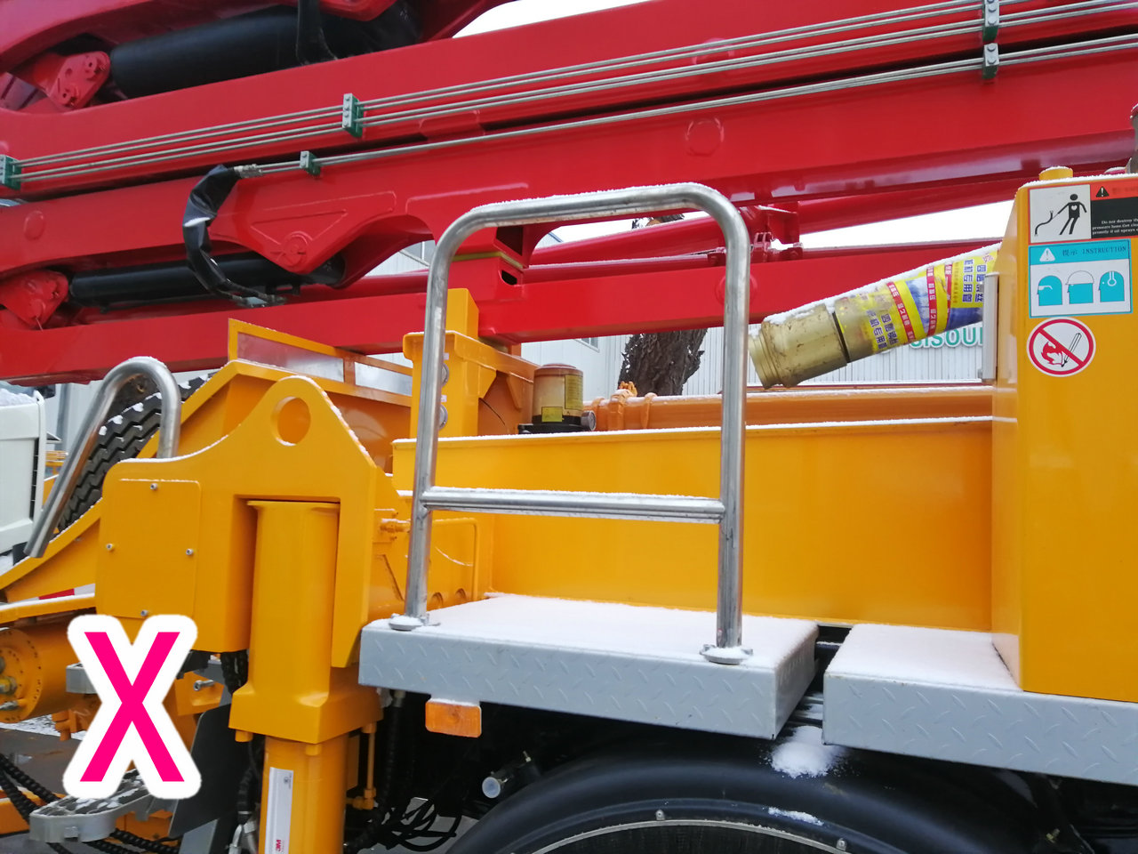 青島小（xiǎo）型混凝土泵車價格 (29)