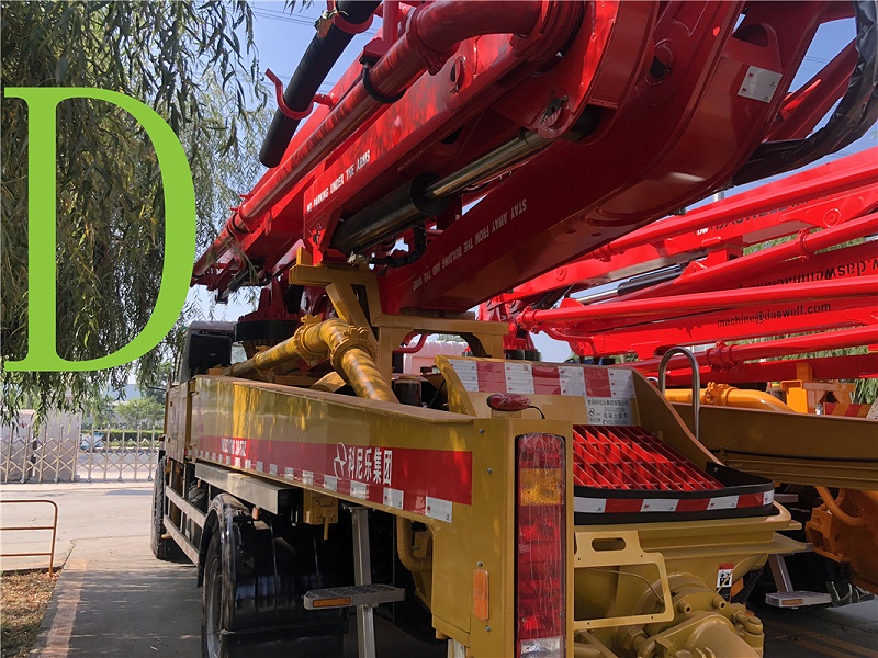 青島混（hún）凝土泵車價格（gé） (18)