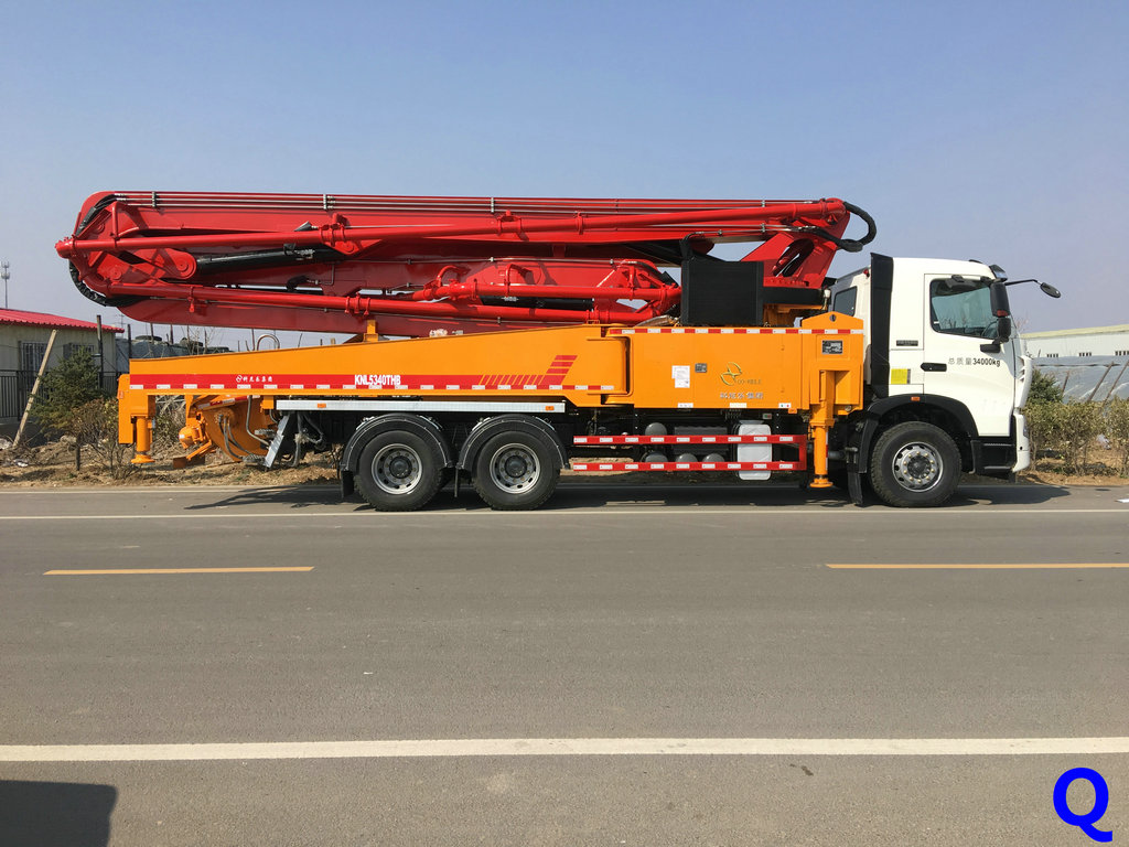 小型混凝土泵車，天泵，小型泵車（chē）。混凝土泵車