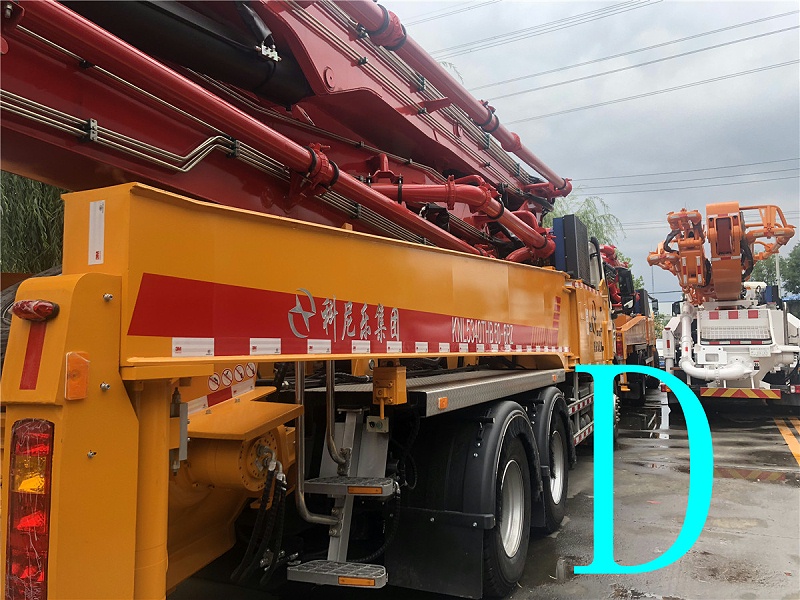 青島小型混（hún）凝土（tǔ）泵車（chē）價格 (30)