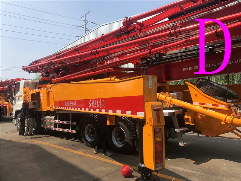 青島混（hún）凝土泵（bèng）車價格 (3)