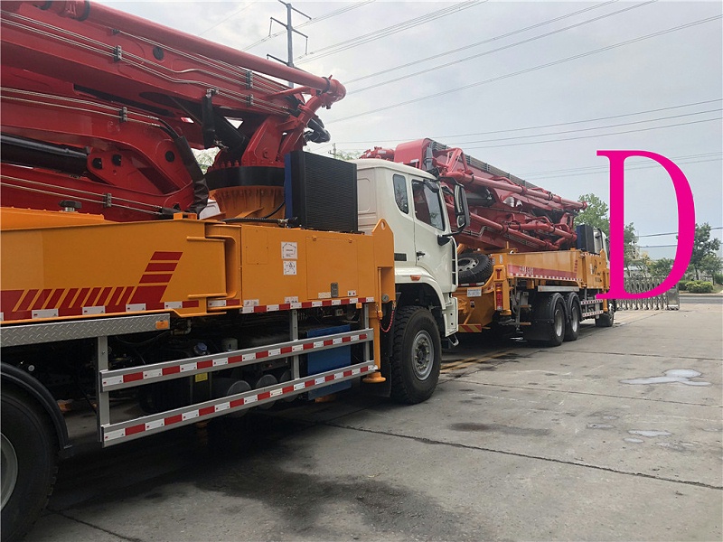 青島小（xiǎo）型混凝土泵車價格 (21)