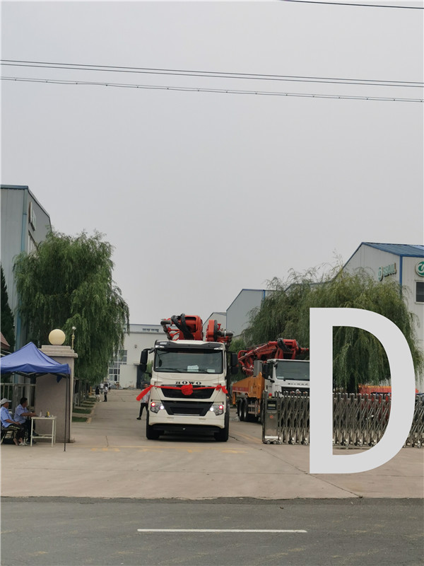 青島混凝（níng）土泵車價格 (2)