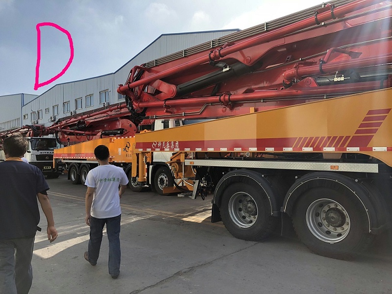 青島小型混凝土（tǔ）泵車價格 (5)