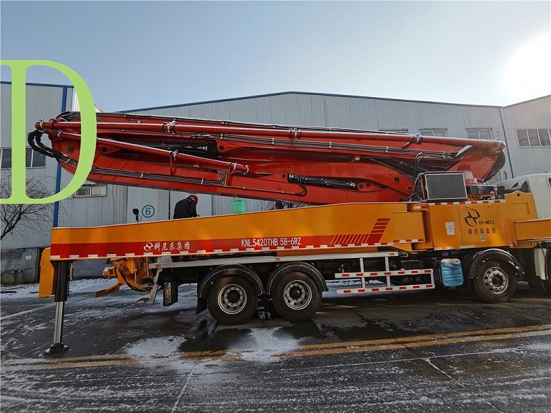 青島混（hún）凝土泵車價格 (12)