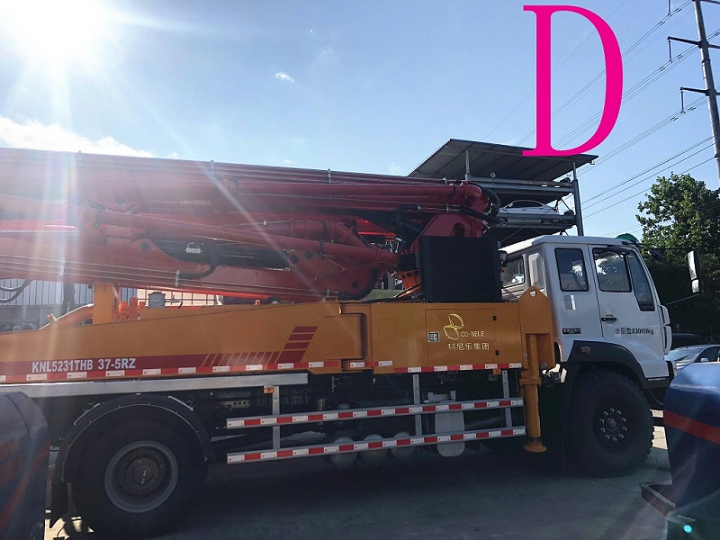 青島（dǎo）小型混凝土泵車價格