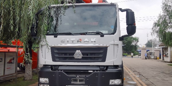 泵車（chē）出料口處發（fā）生堵塞怎麽辦