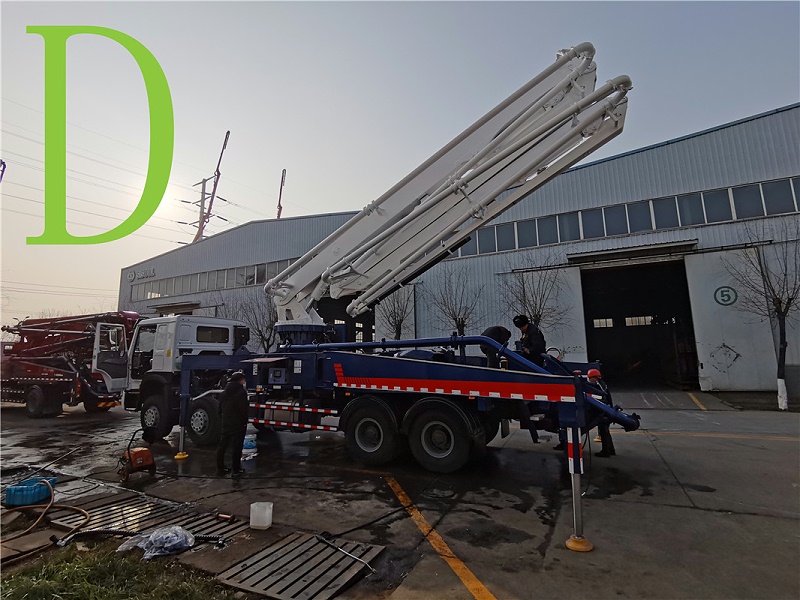 青島（dǎo）混凝土泵車價格 (24)