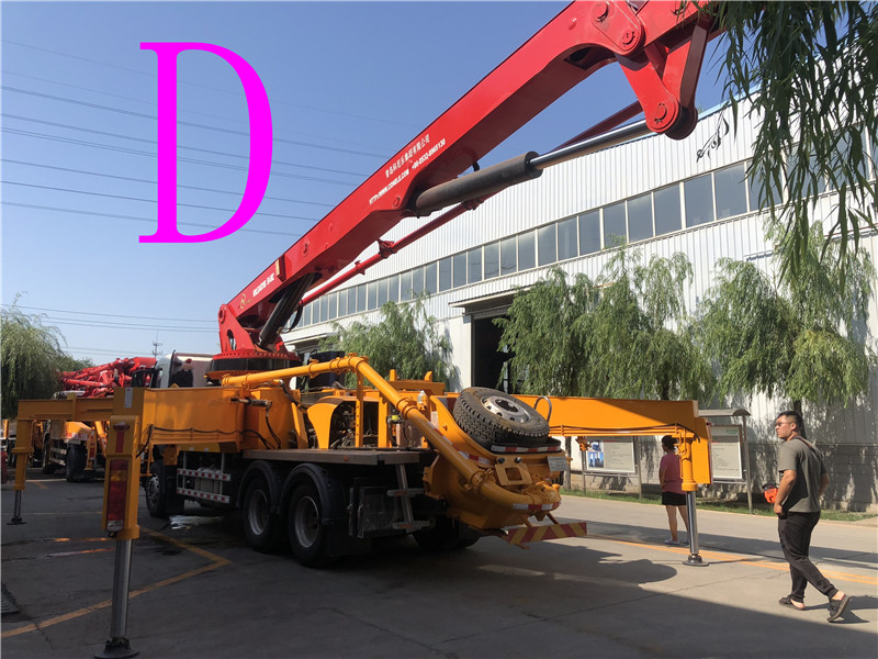 青島小（xiǎo）型混凝土泵車價格（gé） (5)