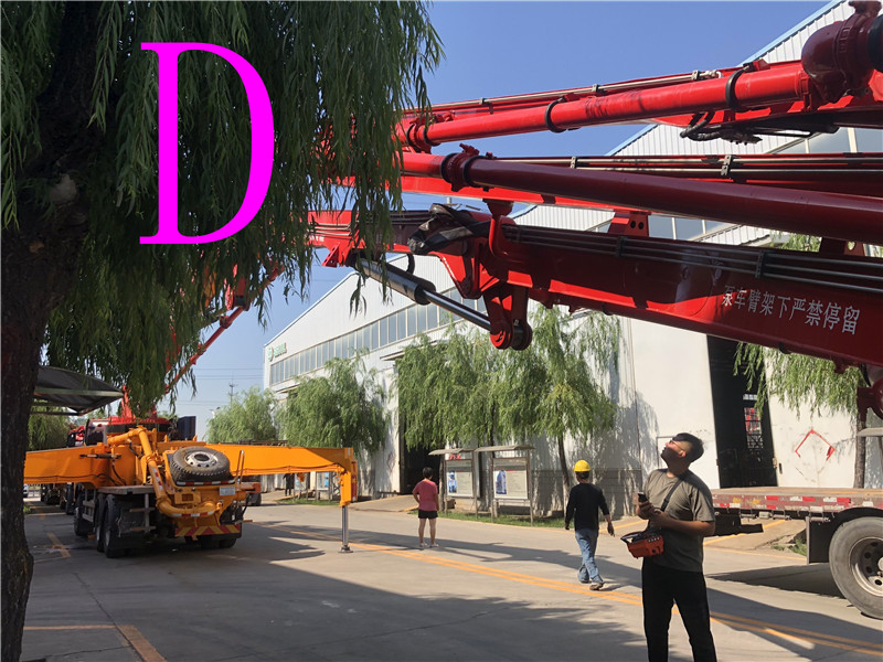 青島小型混（hún）凝土泵車價格 (6)