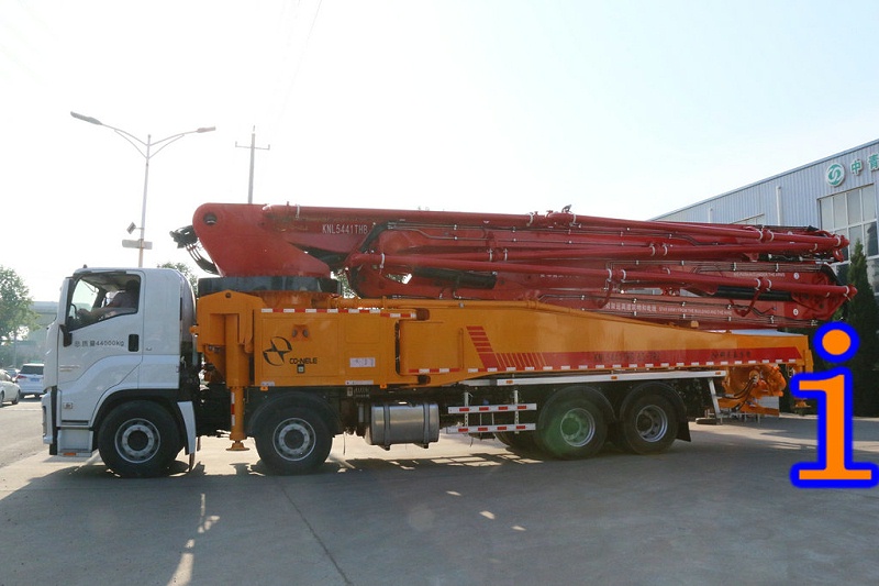 青島小型混凝土泵車價格（gé） (13)
