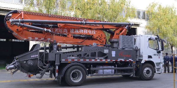 檢查（chá）泵車各項功能正常後再使用