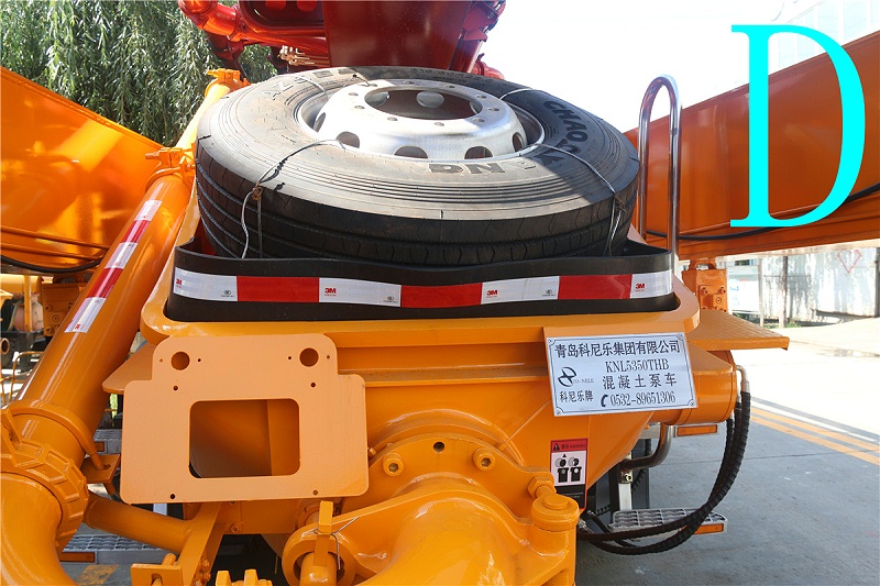 青（qīng）島小型混凝土泵車價格（gé） (5)