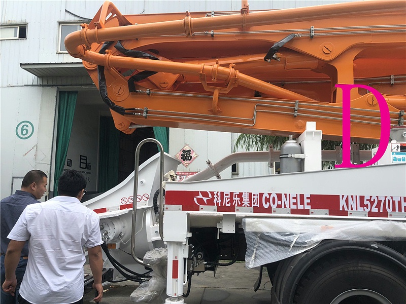 青島小型（xíng）混凝土泵車價格 (7)