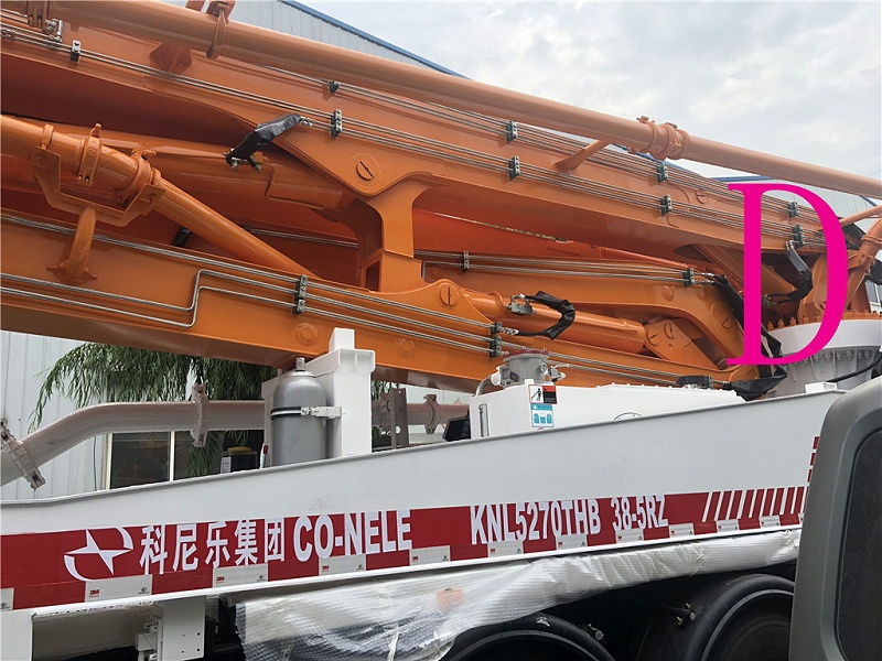 青（qīng）島小（xiǎo）型混凝土泵車價格 (8)