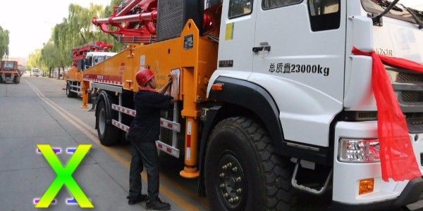 小型泵車從開到工（gōng）地到作業完成，施（shī）工流程你都了解嗎？——科尼樂