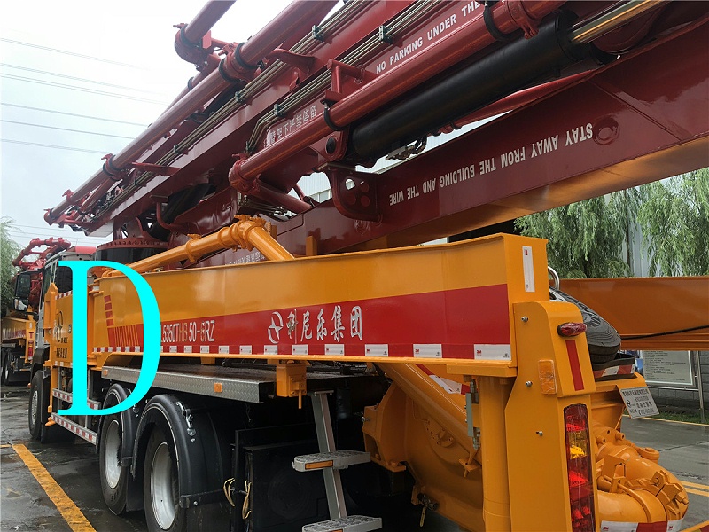 青島小型混（hún）凝土（tǔ）泵車價格 (8)