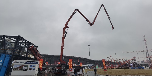 你知道（dào）混凝土泵車的（de）出料速（sù）度和哪些因素（sù）有關嗎