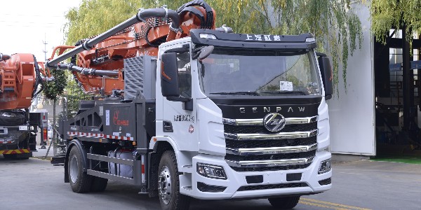 科尼樂32米兩（liǎng）橋混凝土泵車（chē）換新登場！