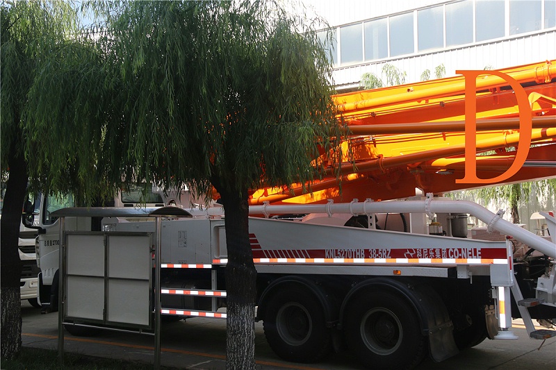 青島混凝土泵車價格（gé） (12)
