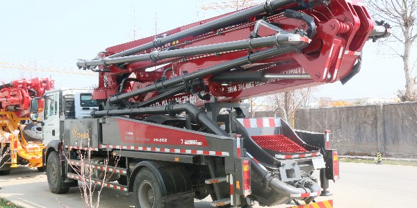 泵車的蓄電池要（yào）如何保養