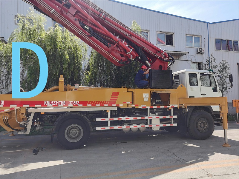 青島（dǎo）混（hún）凝土泵車價格 (79)