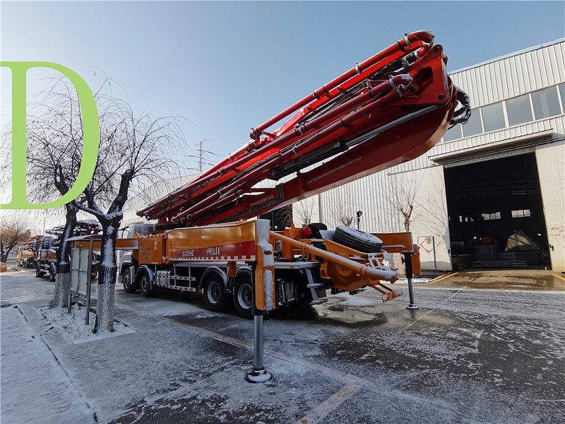 青島（dǎo）混凝土泵車價格 (10)