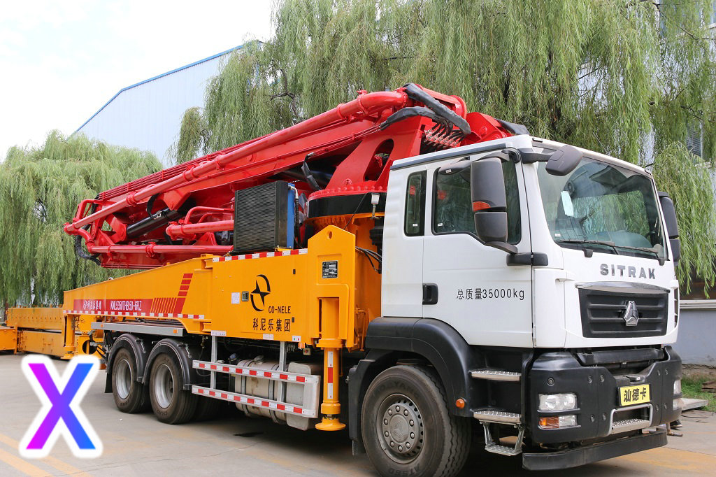 小型混（hún）凝土泵車