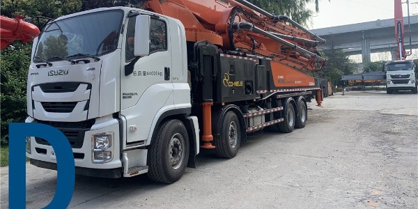 因混（hún）凝土輸送（sòng）缸嚴重磨損而引起的（de）泵車漏漿