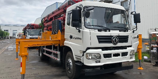 泵車臂架雙油缸不同步怎麽辦？