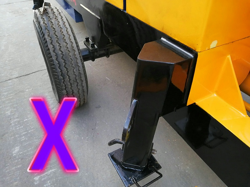 青島（dǎo）混凝土輸送泵價格 (2)