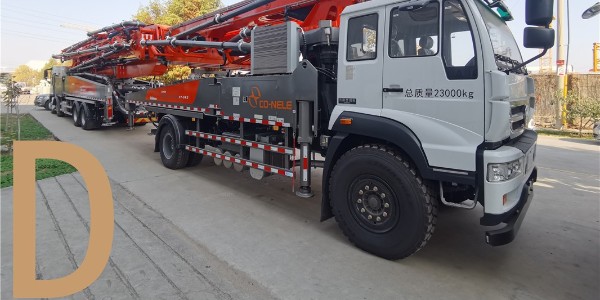 混凝土泵車的蓄（xù）電池應（yīng）該（gāi）如何使用保養