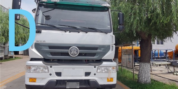 雨天路（lù）滑，泵車小心施（shī）工