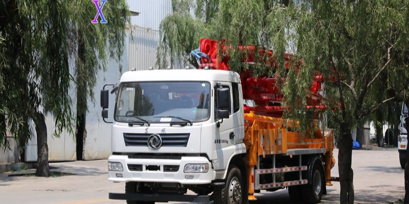 小型混凝土泵車泵（bèng）送技術的運輸優勢揭秘