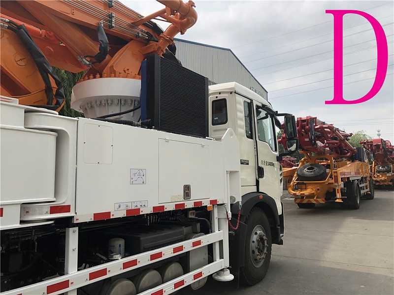 青島小型（xíng）混凝土泵車價格 (3)