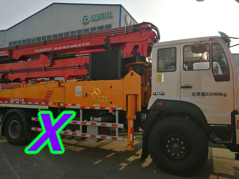 青島小（xiǎo）型混凝土泵車價格 (21)
