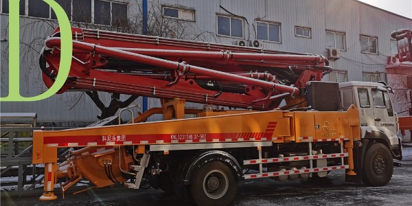 你知道混凝（níng）土泵車的泵管要多少距離再布置一個嗎？