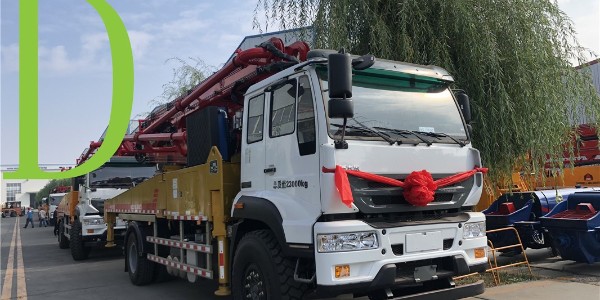 混凝土輸送泵的泵管（guǎn）會出現哪種問題要及時解決