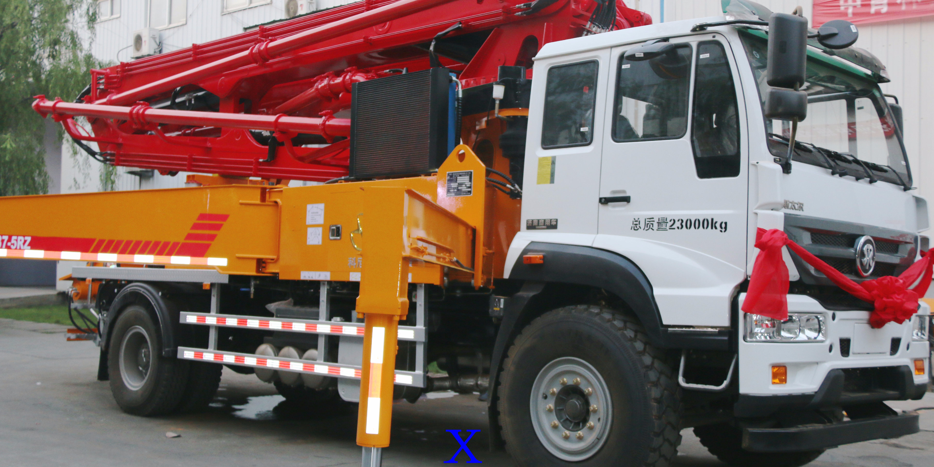 小型泵（bèng）車回轉軸承保養和維護的方法