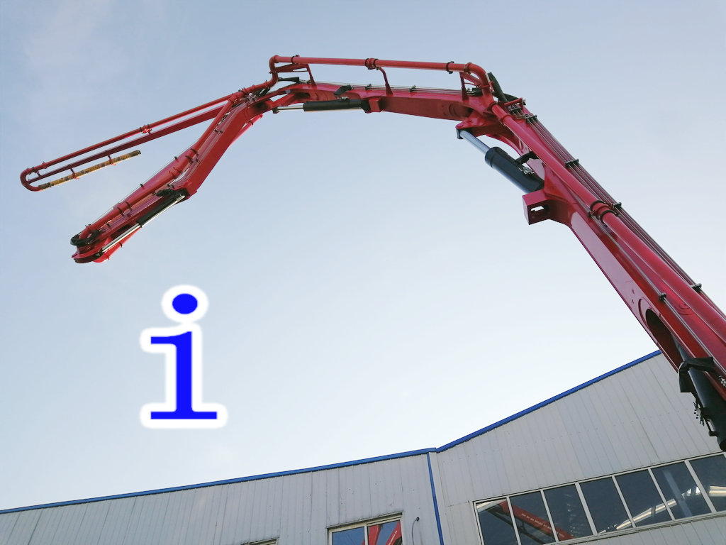 青島小（xiǎo）型混凝土泵車價格 (4)